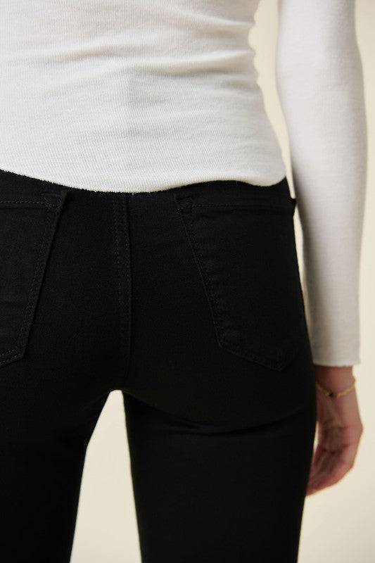 HIGH RISE DISTRESSED SKINNY W RAW HEM Eye Candy Sensation