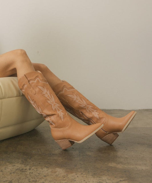 Oasis Society Ainsley - Embroidered Cowboy Boot Eye Candy Sensation