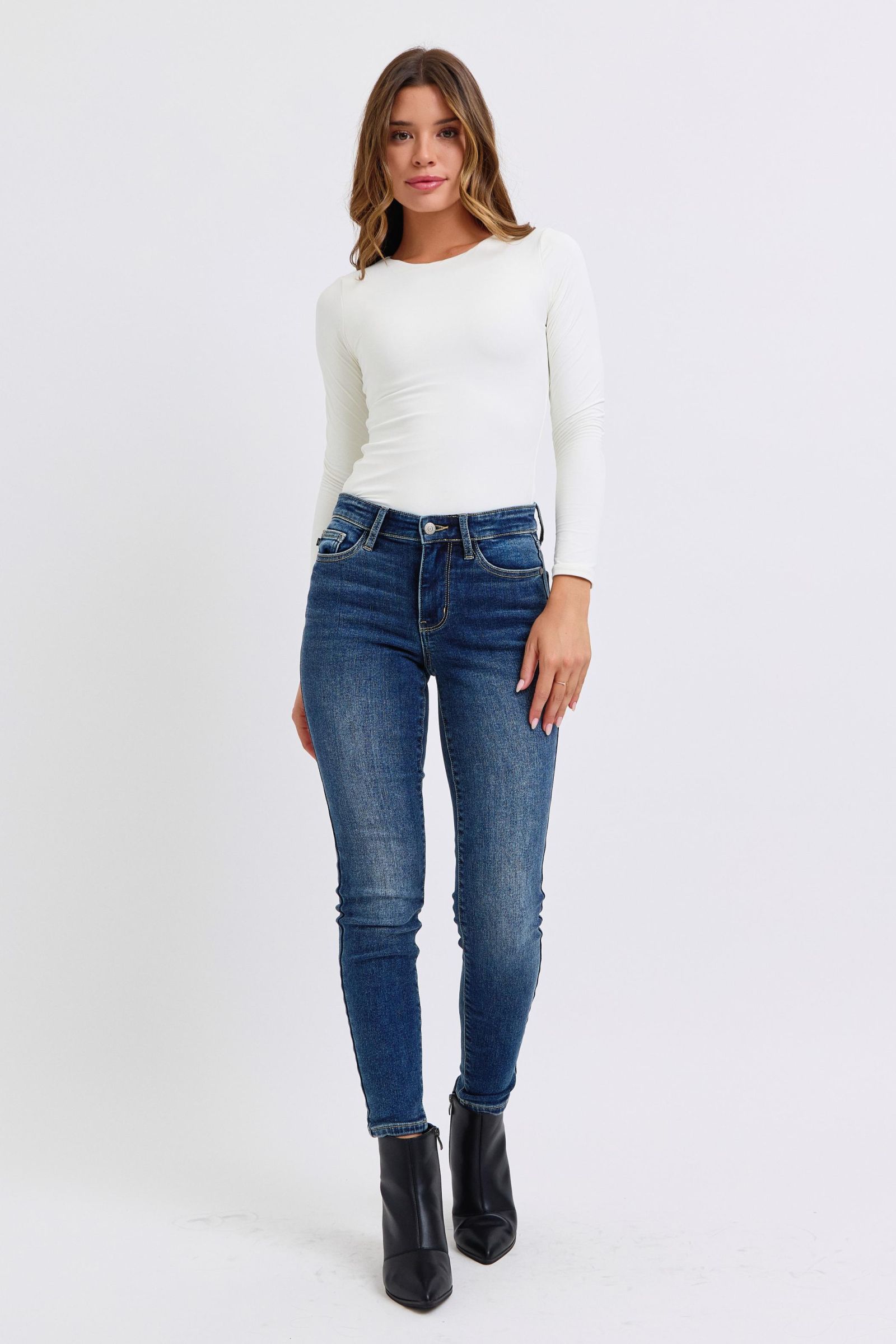Judy Blue Full Size Mid-Rise Waist Skinny Jeans with Pockets Trendsi