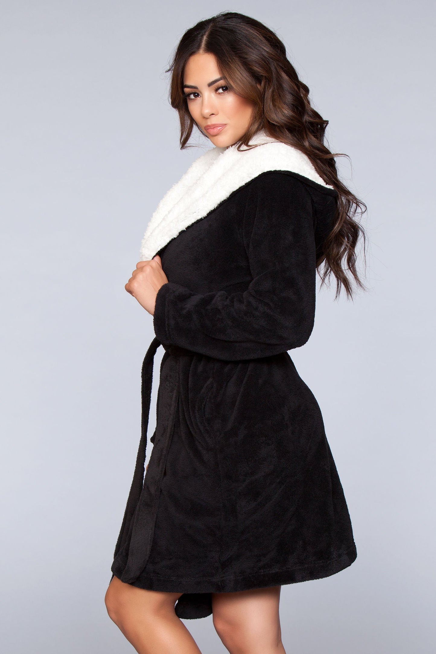 1817 Janet Plush Fleece Color Block Robe BeWicked