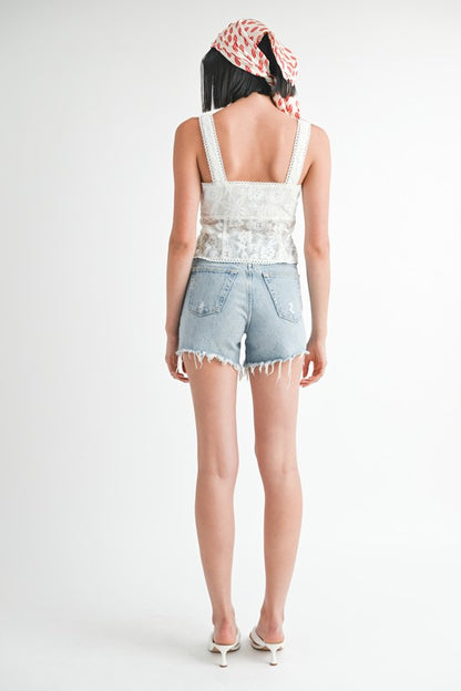 SQAURE NECK SLEEVELESS FRONT TIE TOP