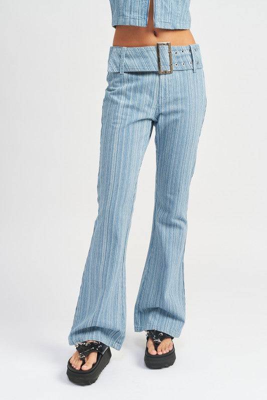 LOW RISE FLARED JEANS Eye Candy Sensation