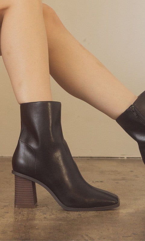 OASIS SOCIETY Vera - Square Toe Ankle Boots Eye Candy Sensation